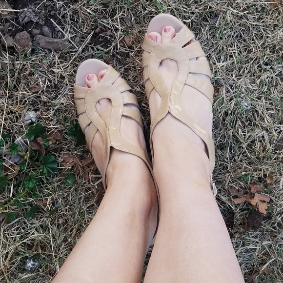 Alex Marie Shoes - Alex Marie Nude Patent Open Toed Platforms